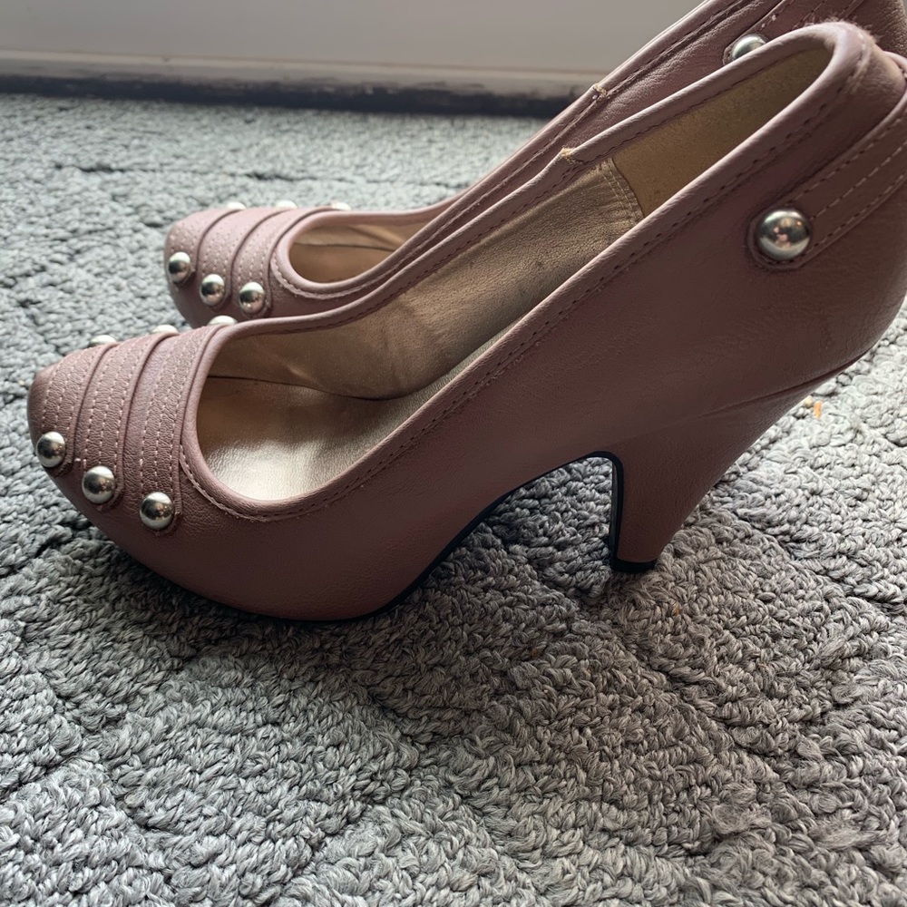 Heels - Picture 2 of 2